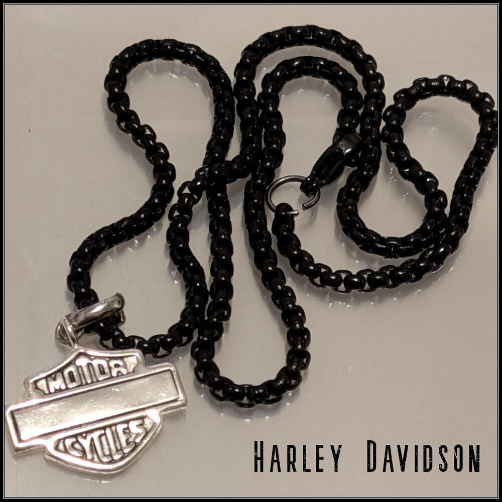 HARLEY DAVIDSON MOTORCYCLES Bar & Shield Charm Bracelet Stainless Steel Chain